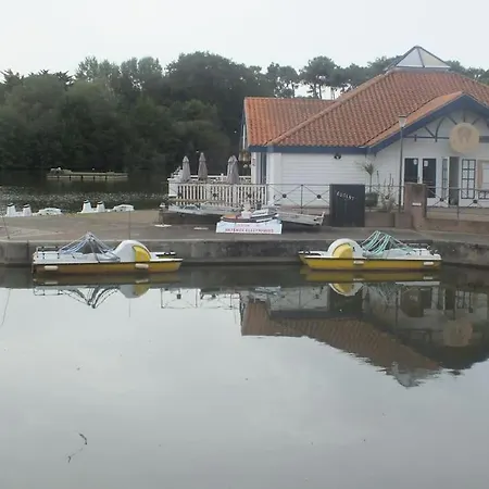 La Rotonde A Port Bourgenay * Talmont-Saint-Hilaire