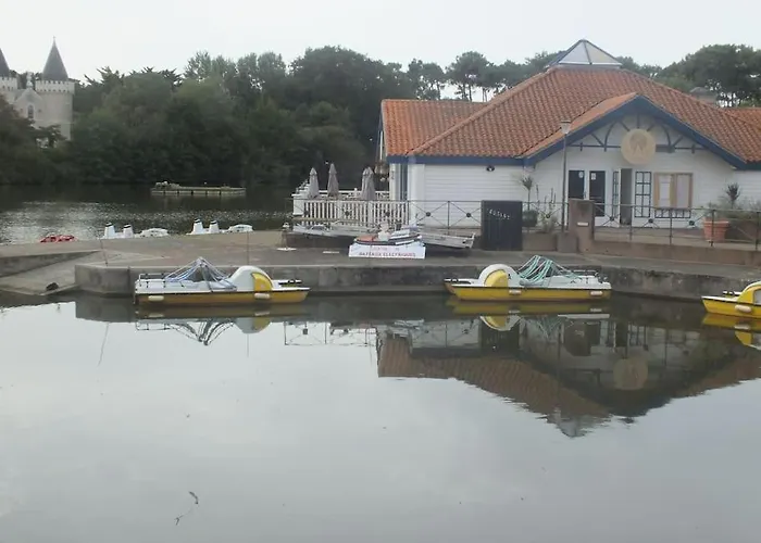 La Rotonde A Port Bourgenay * Talmont-Saint-Hilaire