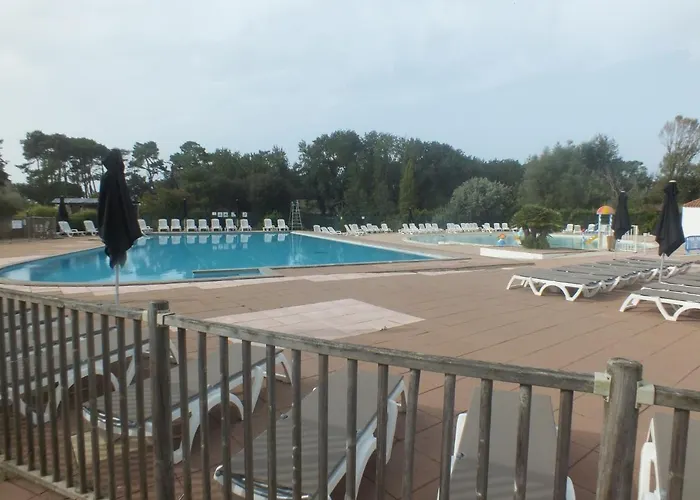 La Rotonde A Port Bourgenay * Talmont-Saint-Hilaire